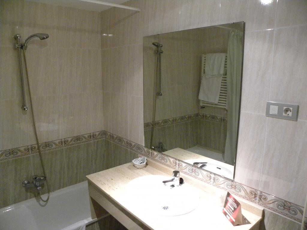 Hotel Duque De Calabria Manzanera Room photo